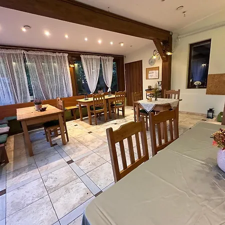 Szepty Lasu شكلارسكا بوريبا