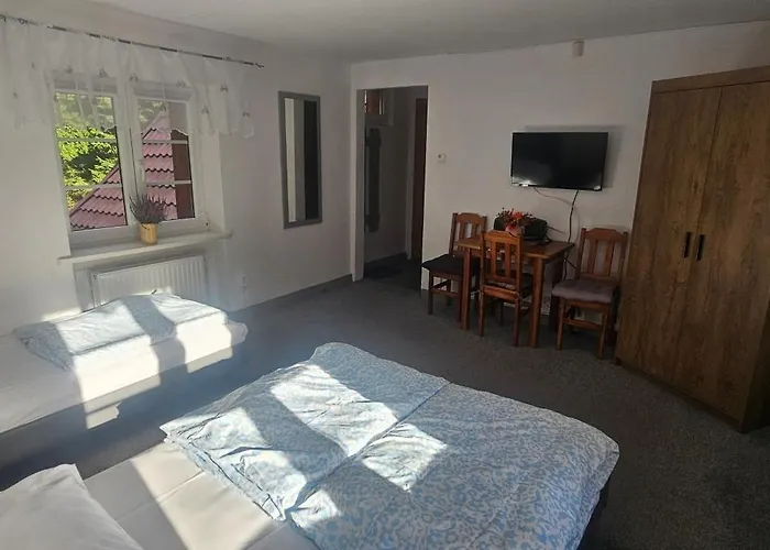 Szepty Lasu شكلارسكا بوريبا