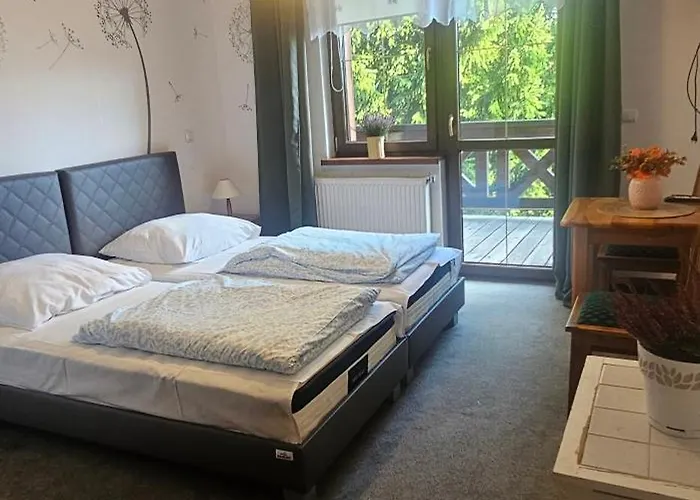 Szepty Lasu شكلارسكا بوريبا