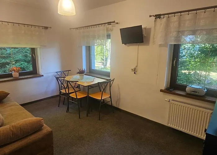 Szepty Lasu شكلارسكا بوريبا