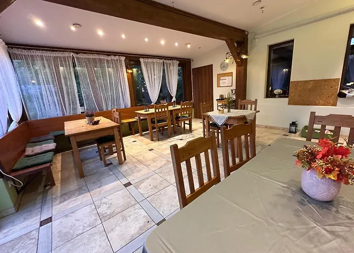 Szepty Lasu شكلارسكا بوريبا